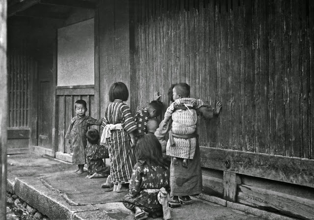 Bộ ảnh hiếm chụp lại Nhật Bản 100 năm trước khác lạ hoàn toàn so với bây giờ  - Ảnh 12.