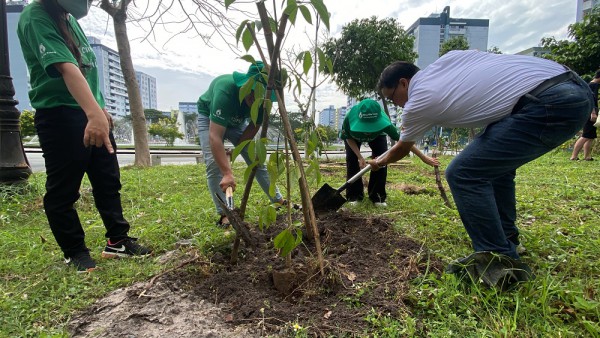 GreenViet: Trồng 1.045 cây xanh tại Đại học Quốc gia Hồ Chí Minh