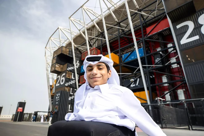 Chàng trai đặc biệt tại Lễ khai mạc World Cup 2022: Mắc căn bệnh hiếm gặp, vượt nghịch cảnh để trở thành đại sứ của niềm tin  - Ảnh 6.