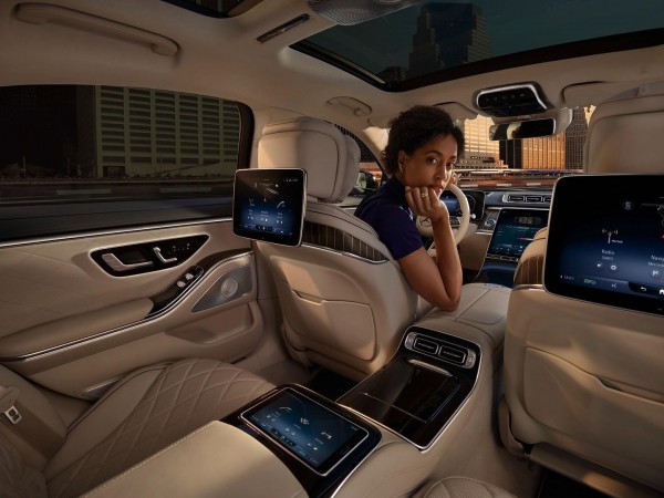 Mercedes-Benz S-Class lọt Top xe sang dành cho phái nữ