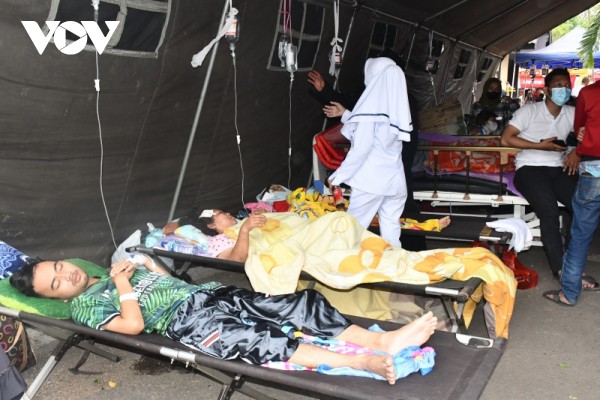 Những hình ảnh thương đau giữa tâm chấn trận động đất ở Indonesia