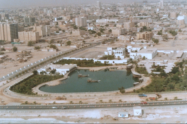 Bộ ảnh đáng kinh ngạc cho thấy sự phồn thịnh thần tốc của Qatar - vương quốc đăng cai World Cup chỉ sau 40 năm  - Ảnh 5.