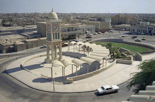 Bộ ảnh đáng kinh ngạc cho thấy sự phồn thịnh thần tốc của Qatar - vương quốc đăng cai World Cup chỉ sau 40 năm  - Ảnh 20.