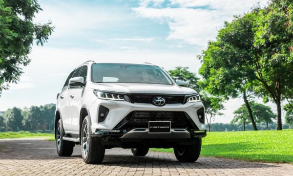 Xe dịch vụ cho hành khách 2022: Khó cho Hyundai Accent