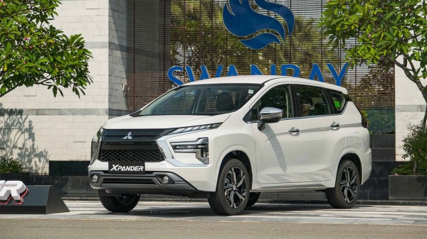 Xe dịch vụ cho hành khách 2022: Khó cho Hyundai Accent