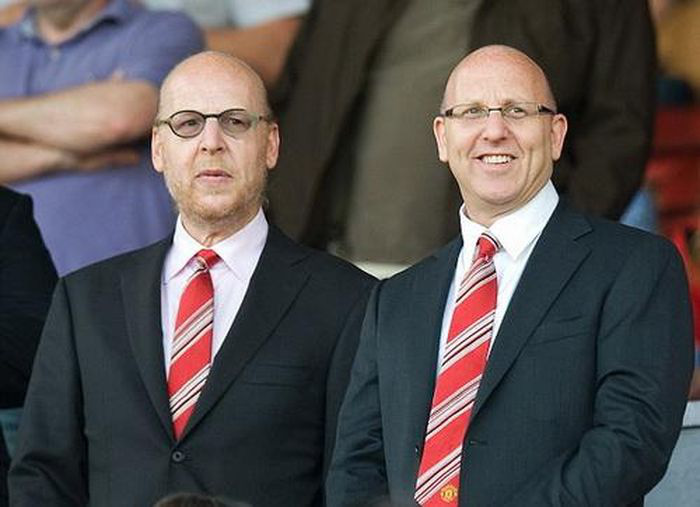 Nhà Glazer rao bán Manchester United