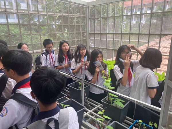 Tuyển sinh lớp 10: Đến lúc trường công cũng cần học sinh