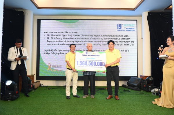 Hơn 1,5 tỉ đồng hỗ trợ bệnh nhi ung thư trong giải golf hữu nghị năm 2022