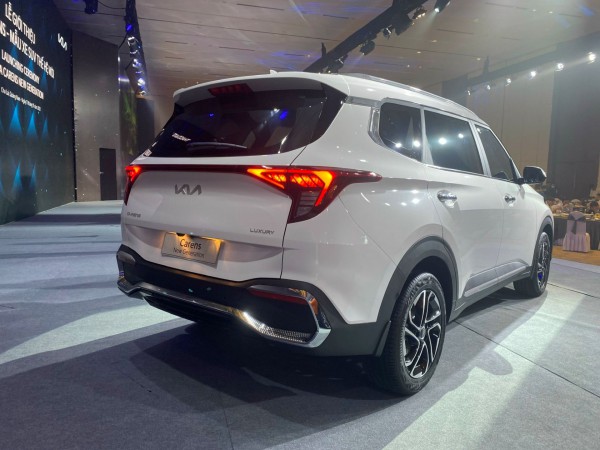 Kia Carens 1.5G Luxury, phiên bản 