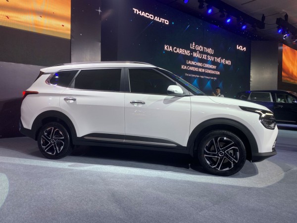 Kia Carens 1.5G Luxury, phiên bản 