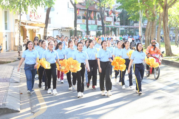 TP.HCM: 4.000 người đi bộ gây quỹ chăm lo cho người nghèo