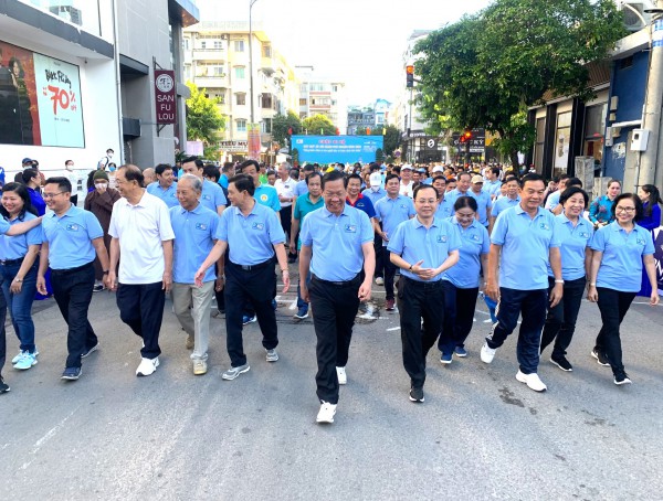 TP.HCM: 4.000 người đi bộ gây quỹ chăm lo cho người nghèo