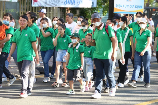 TP.HCM: 4.000 người đi bộ gây quỹ chăm lo cho người nghèo