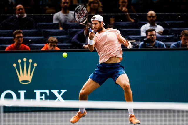 Djokovic thắng trận thứ 11 liên tiếp, vào tứ kết Paris Masters - Ảnh 3. Djokovic thắng trận thứ 11 liên tiếp, vào tứ kết Paris Masters - Ảnh 3.