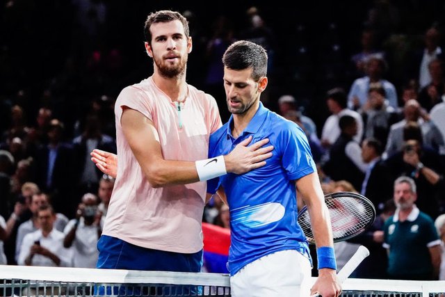 Djokovic thắng trận thứ 11 liên tiếp, vào tứ kết Paris Masters - Ảnh 8. Djokovic thắng trận thứ 11 liên tiếp, vào tứ kết Paris Masters - Ảnh 8.
