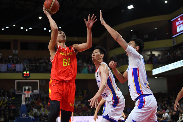 Đội tuyển bóng rổ Việt Nam thua ngược Mông Cổ ở vòng sơ loại FIBA Asia Cup 2025 - Ảnh 2. Đội tuyển bóng rổ Việt Nam thua ngược Mông Cổ ở vòng sơ loại FIBA Asia Cup 2025 - Ảnh 2.
