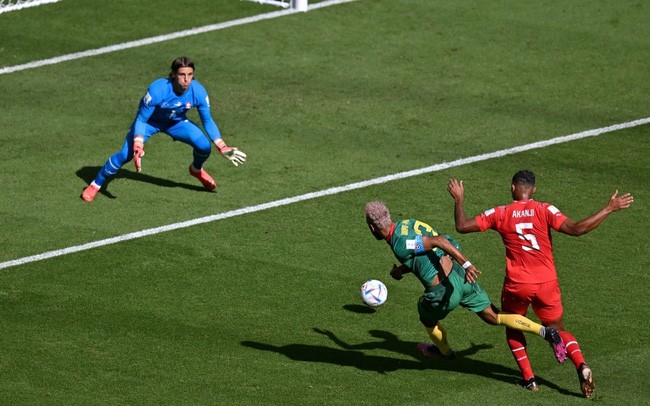 Bảng G World Cup 2022 - Thụy Sĩ 1-0 Cameroon: Chiến thắng đầy nhọc nhằn