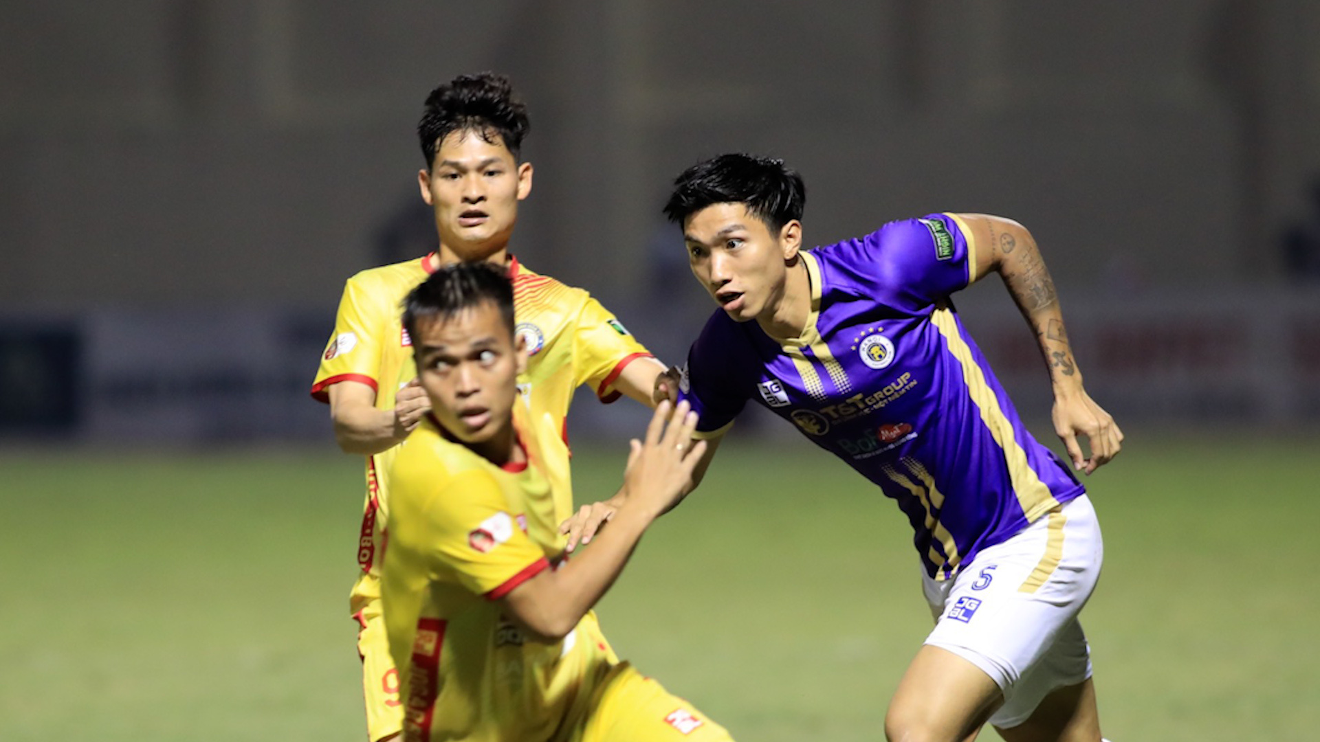 CLB Hà Nội mất Văn Hậu ở trận gặp Viettel