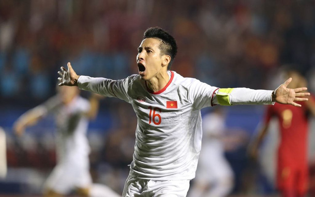 Đỗ Hùng Dũng háo hức chờ đối đầu Borussia Dortmund