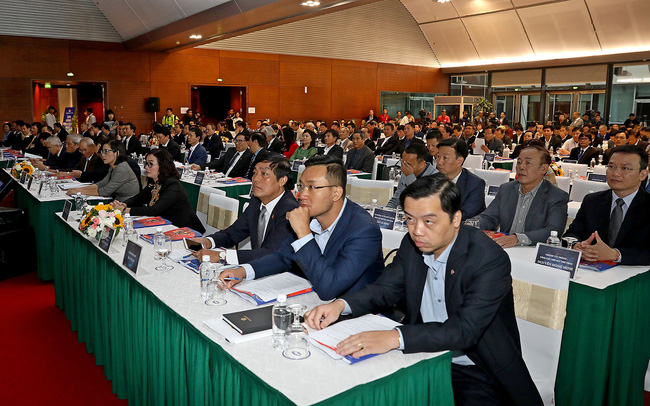 FIFA và AFC cử đại diện tham dự Đại hội Liên đoàn bóng đá Việt Nam