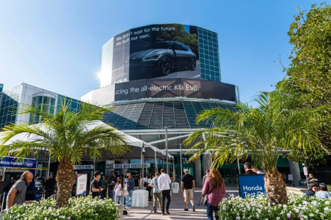 Hơn 30 hãng ô tô tham gia triển lãm Los Angeles Auto Show lần thứ 115