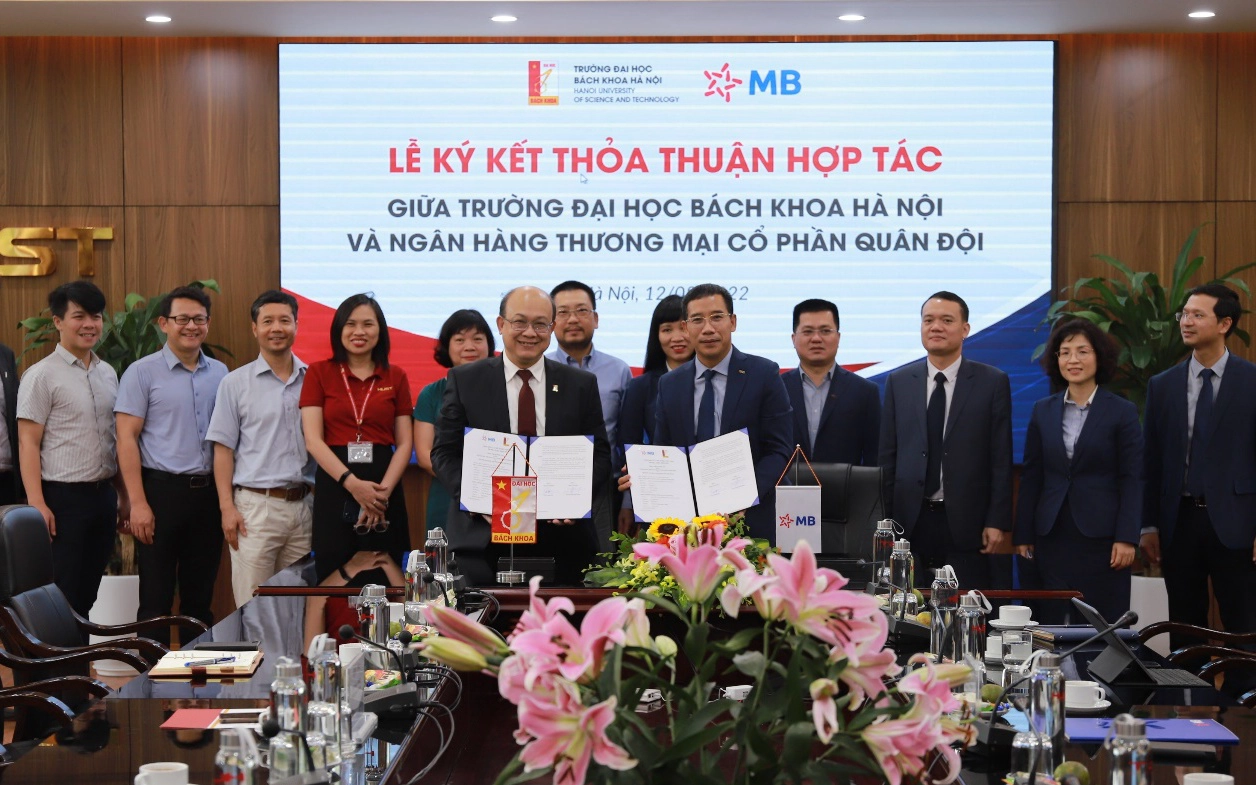 Liên kết doanh nghiệp, nhà trường “nói không” với trì trệ và thoái lui Liên kết doanh nghiệp, nhà trường “nói không” với trì trệ và thoái lui