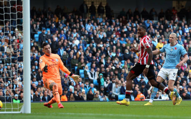 Man City 1-2 Brentford: Dấu ấn Toney, địa chấn tại Etihad