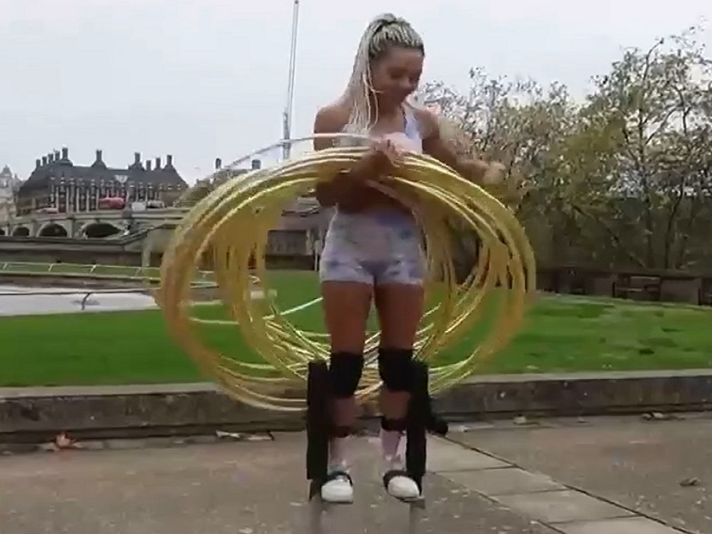 Màn trình diễn siêu kỹ năng của một "vũ công linh hoạt"