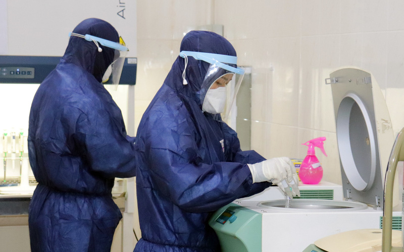 Ngày 31/10: Ca mắc COVID-19 mới tăng nhẹ, 59 bệnh nhân đang thở oxy