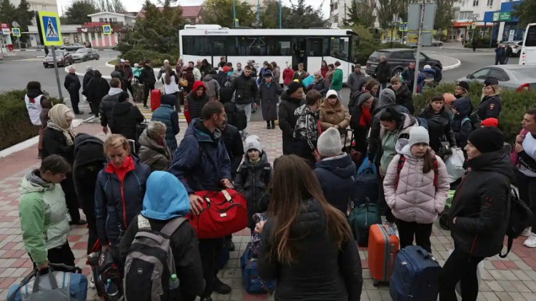 Ông Biden: Rút về phòng thủ ở tả ngạn sông Dnieper, Nga gặp vấn đề thực sự