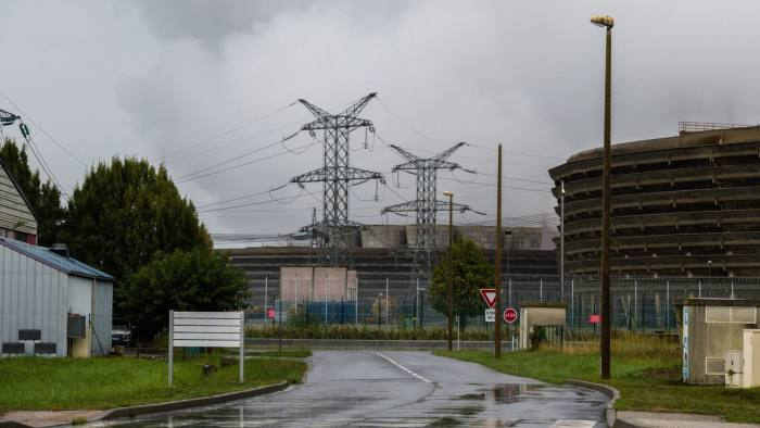 Pháp đối mặt nguy cơ thiếu điện và cắt điện vào đầu năm 2023