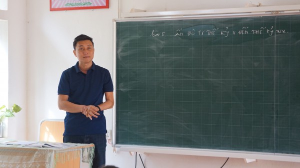 Thăm ngôi trường mà giáo viên nữ 