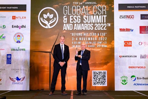 Vinamilk được trao nhiều giải thưởng quốc tế cho những nỗ lực thúc đẩy CSR và ESG tại Việt Nam Vinamilk được trao nhiều giải thưởng quốc tế cho những nỗ lực thúc đẩy CSR và ESG tại Việt Nam