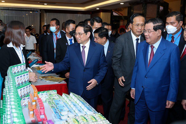 Vinamilk tăng vốn đầu tư cho Angkormilk tại Campuchia lên 42 triệu USD Vinamilk tăng vốn đầu tư cho Angkormilk tại Campuchia lên 42 triệu USD