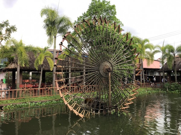 Yêu cầu tháo dỡ nhà hàng Bình Xuyên