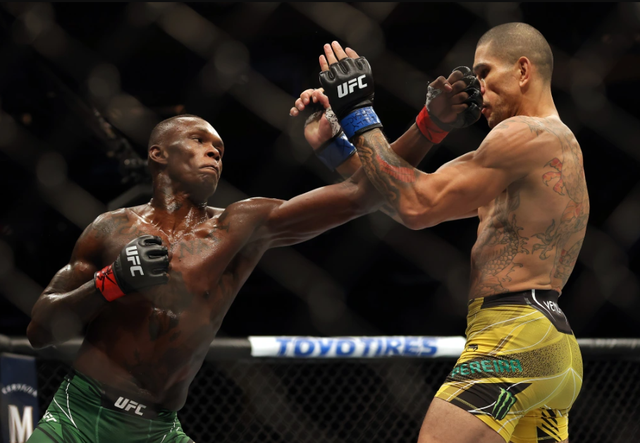 Những điểm nhấn tại UFC 281: Pereira là khắc tinh của Adesanya - Ảnh 2. Những điểm nhấn tại UFC 281: Pereira là khắc tinh của Adesanya - Ảnh 2.