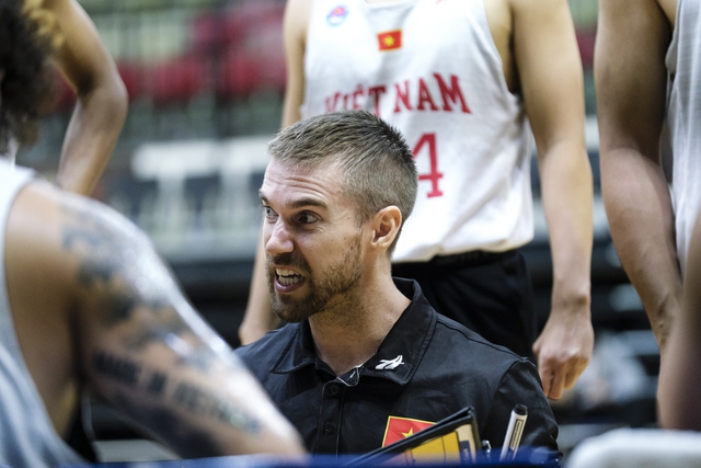 HLV Matt van Pelt lần đầu dẫn dắt tuyển bóng rổ Việt Nam: &quot;Tôi nghĩ về cơ hội nhiều hơn áp lực&quot; - Ảnh 2.
