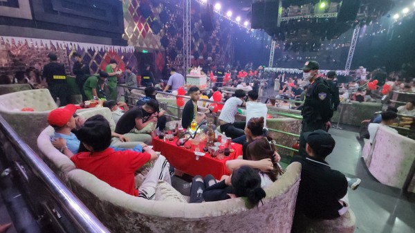 139 nam nữ dương tính ma túy trong quán bar Paradise ở Kiên Giang