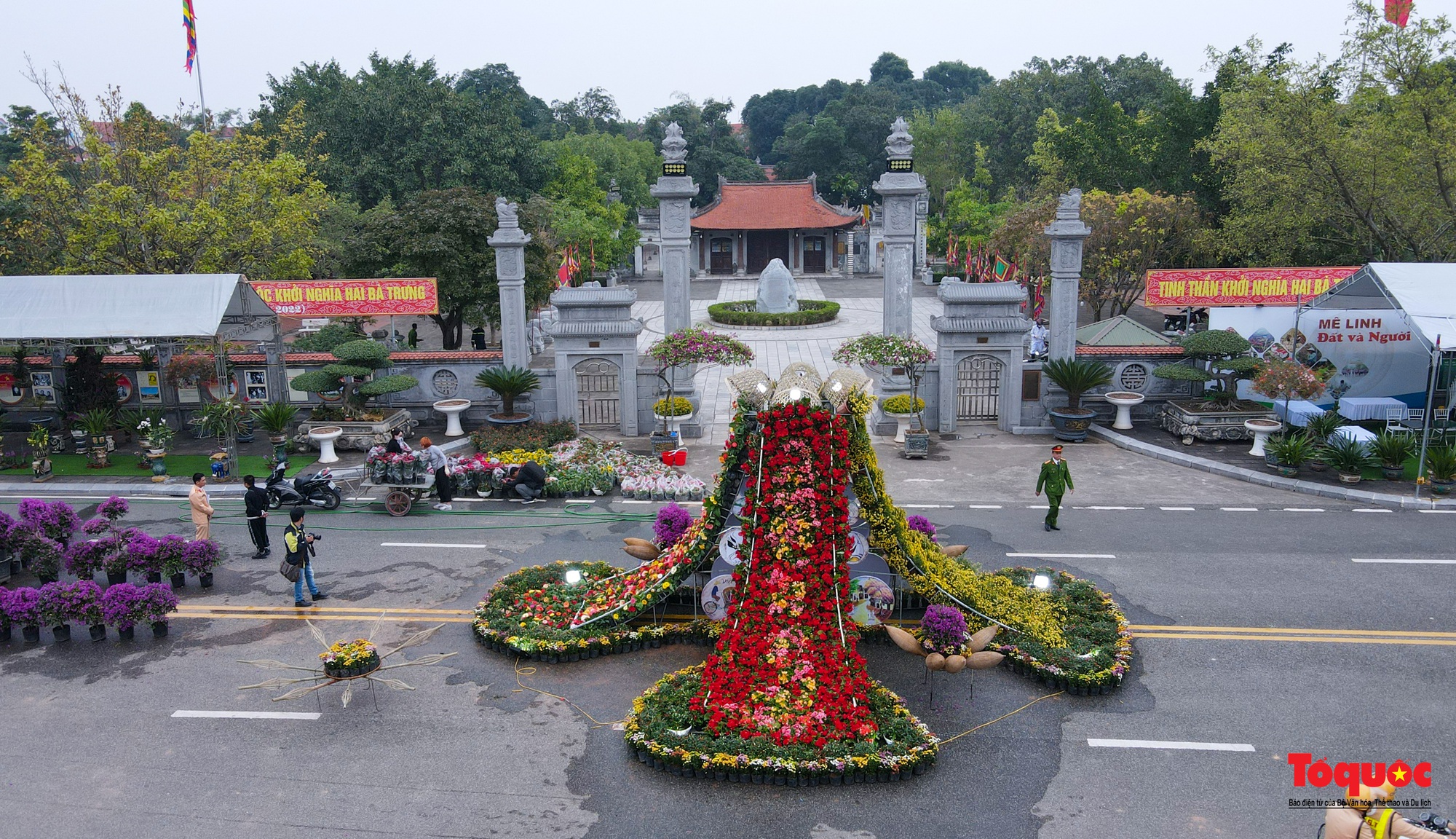 Người dân Mê Linh tất bật cho Festival hoa đầu tiên - Ảnh 10.