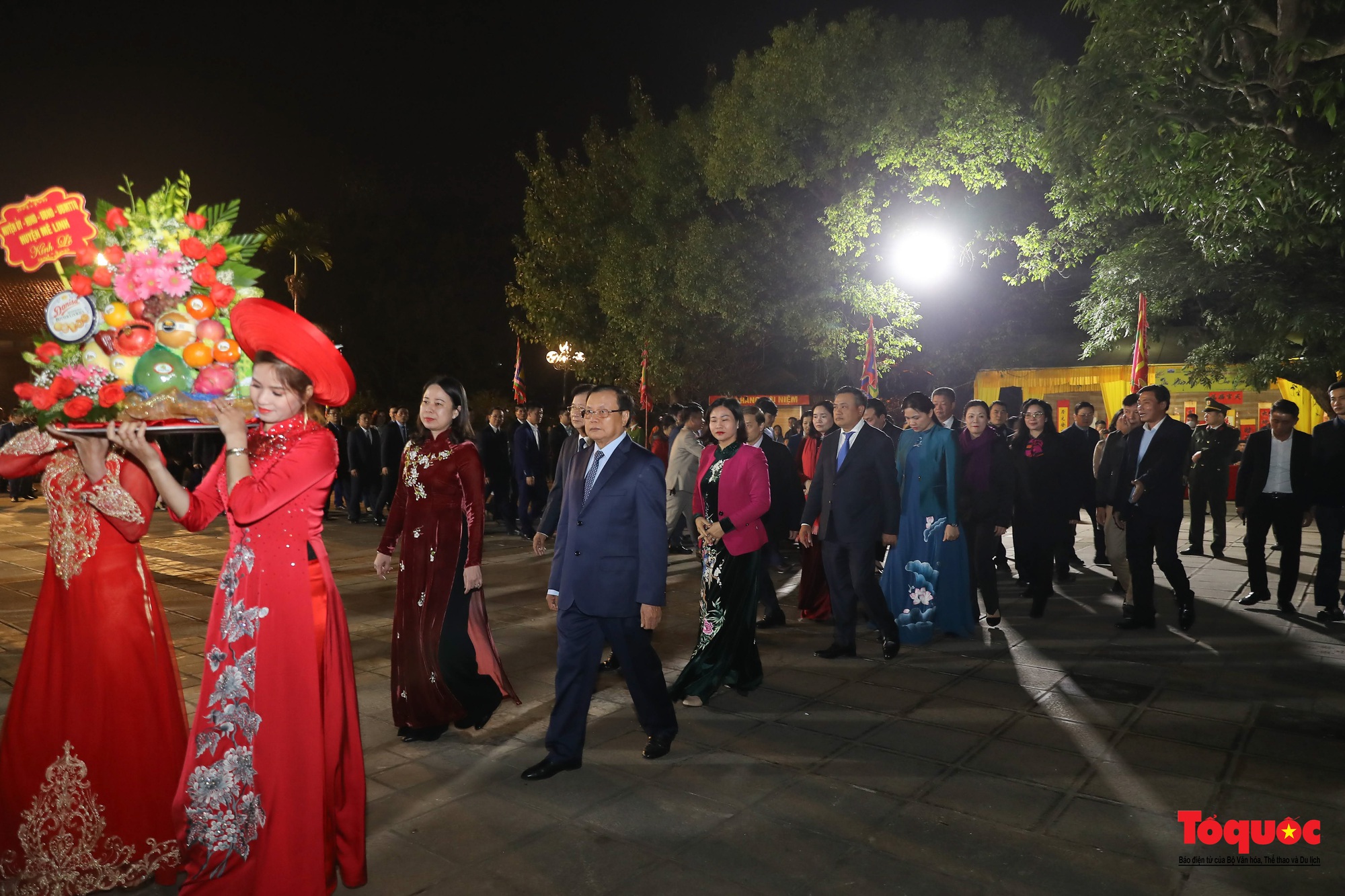 Hà Nội: Huyện Mê Linh đón nhận danh hiệu đạt chuẩn nông thôn mới và đón nhận Huân chương Lao động hạng Ba - Ảnh 4.