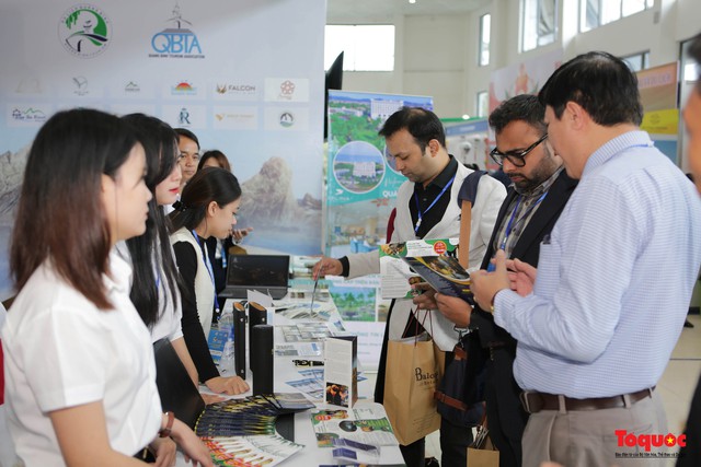 Hơn 3.600 lượt mua bán, trao đổi tại Hội chợ Du lịch quốc tế Đà Nẵng 2022 - Ảnh 2. Hơn 3.600 lượt mua bán, trao đổi tại Hội chợ Du lịch quốc tế Đà Nẵng 2022 - Ảnh 2.