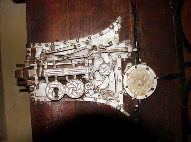 Ngôi làng 300 năm mới có 1 vụ ly hôn, hỏi ra mới biết là nhờ "nhà tù hôn nhân" chuyên giải hòa kỳ lạ như thế này - Ảnh 5.