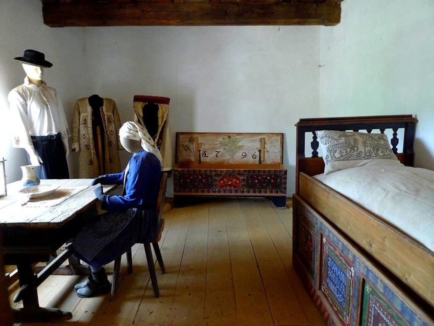 Ngôi làng 300 năm mới có 1 vụ ly hôn, hỏi ra mới biết là nhờ "nhà tù hôn nhân" chuyên giải hòa kỳ lạ như thế này - Ảnh 9.