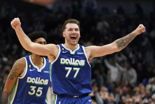 Màn trình diễn để đời của Luka Doncic - Ảnh 2. Màn trình diễn để đời của Luka Doncic - Ảnh 2.