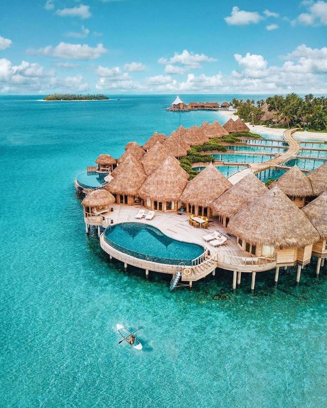 Có một bãi biển phát sáng ở quốc đảo thiên đường, "đẹp nhất thế giới" Maldives - Ảnh 2.