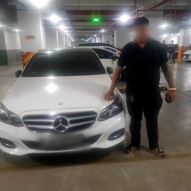 Công an điều tra bảo vệ chung cư ở TP.HCM mang 4 ô tô của cư dân đi cầm cố  - Ảnh 1.