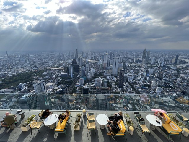 Lên kế hoạch đón năm mới 2023 tại Bangkok, Singapore - Ảnh 1.