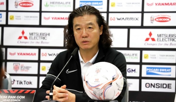 AFF Cup 2022: Hồi hộp chờ thầy Park so tài cao thấp với HLV Kim Pan-gon