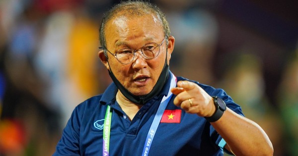 AFF Cup 2022: Hồi hộp chờ thầy Park so tài cao thấp với HLV Kim Pan-gon
