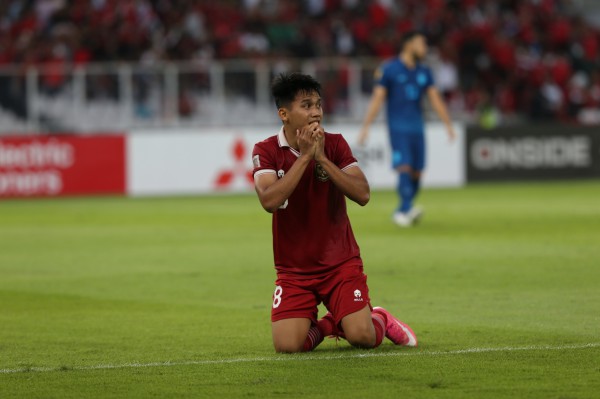 AFF Cup 2022: LĐBĐ Indonesia lên tiếng vụ xe chở tuyển Thái Lan bị tấn công